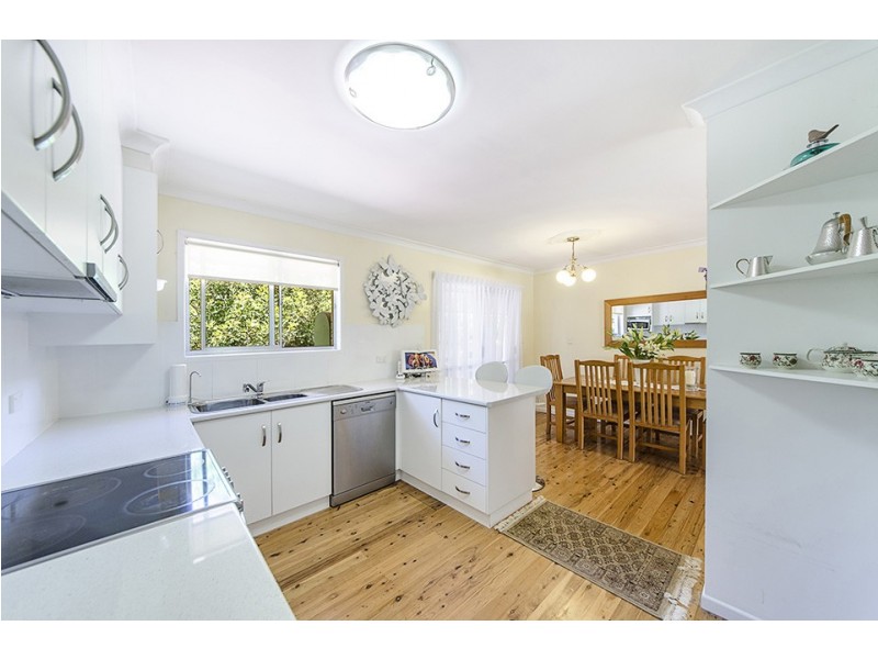 3 Bingara Street, Mount Lofty QLD 4350