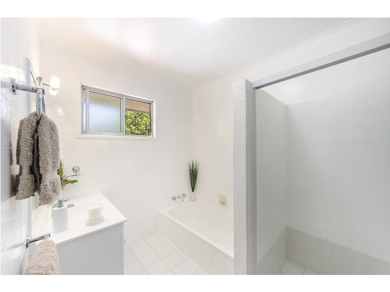 3 Bingara Street, Mount Lofty QLD 4350