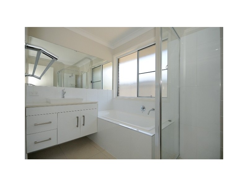 2/72A Cortress Street, Kearneys Spring QLD 4350