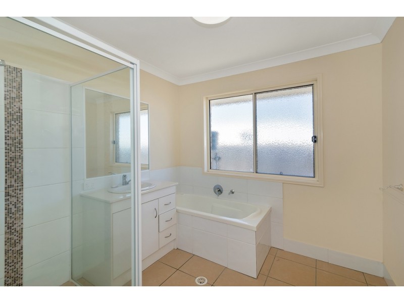 7 Moorina Drive, Harristown QLD 4350