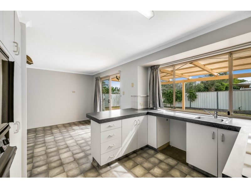 15 Moore Crescent, Wilsonton QLD 4350