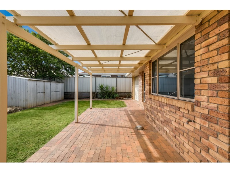 15 Moore Crescent, Wilsonton QLD 4350