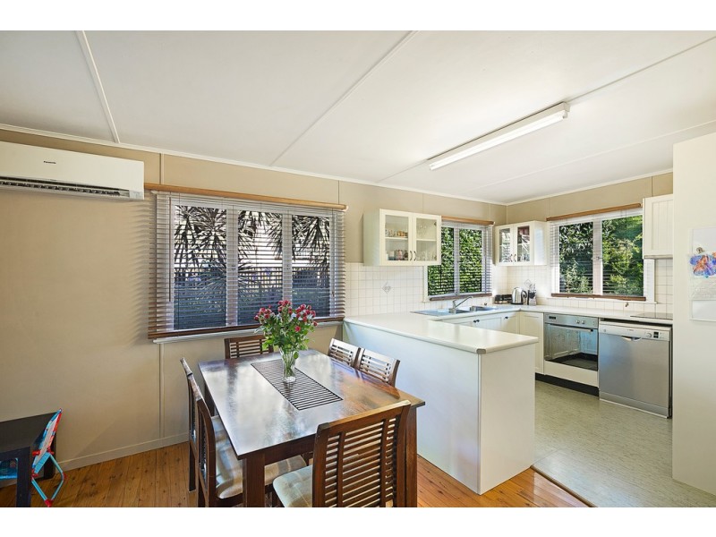 80 North Street, Mount Lofty QLD 4350