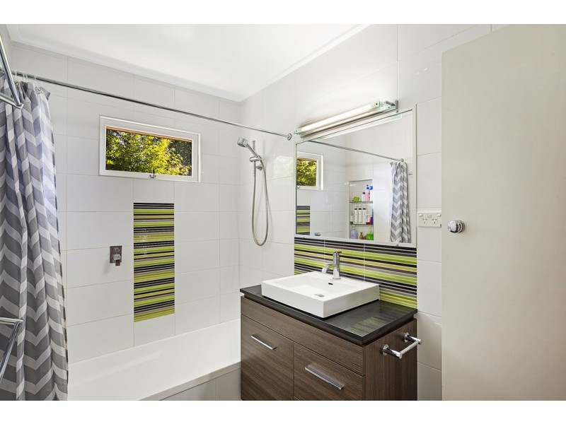 80 North Street, Mount Lofty QLD 4350