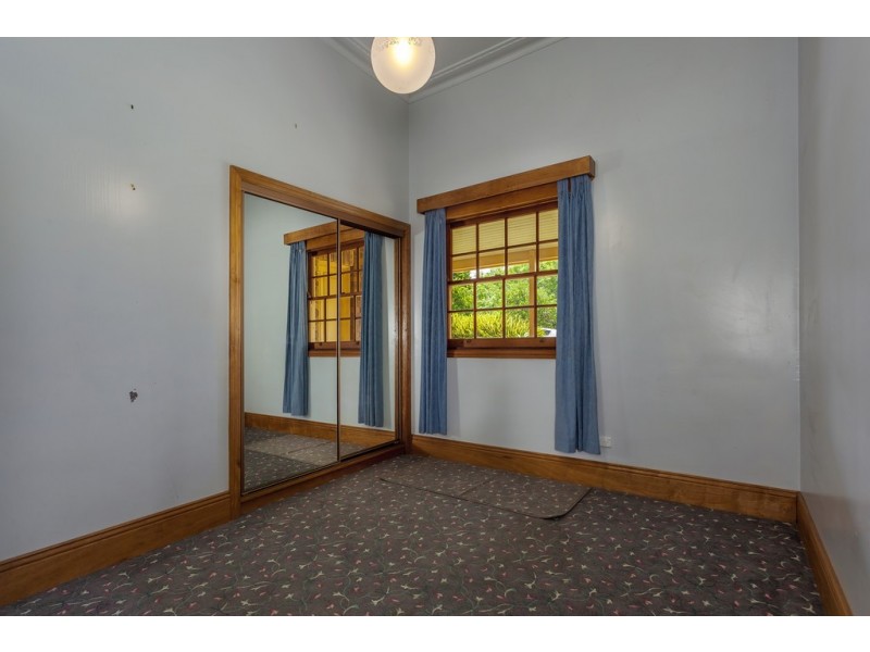 22 Hilltop Crescent, Blue Mountain Heights QLD 4350