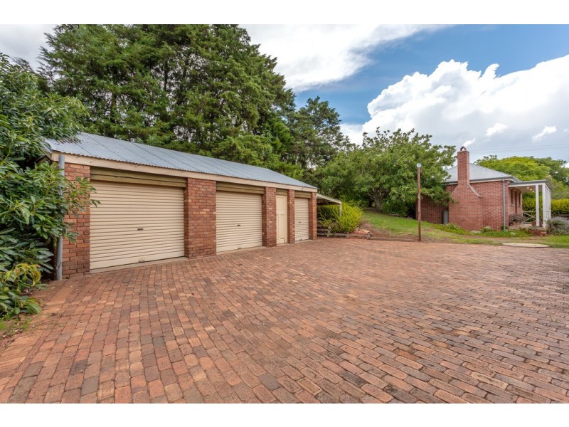 22 Hilltop Crescent, Blue Mountain Heights QLD 4350