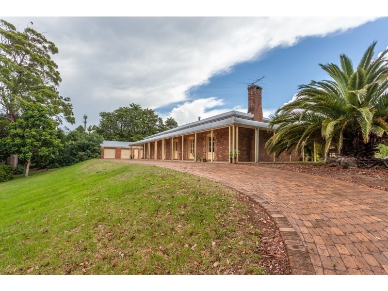 22 Hilltop Crescent, Blue Mountain Heights QLD 4350