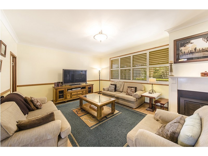 18 Banksdale Drive, Middle Ridge QLD 4350