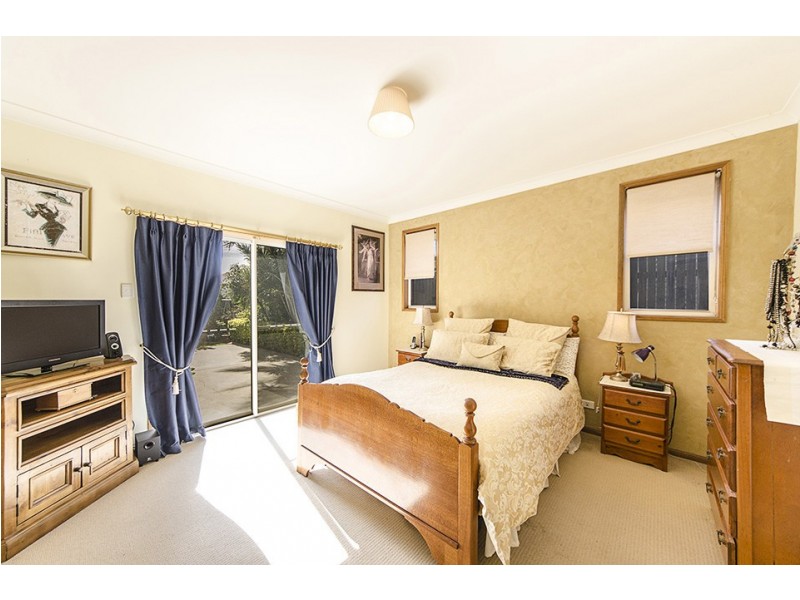 18 Banksdale Drive, Middle Ridge QLD 4350