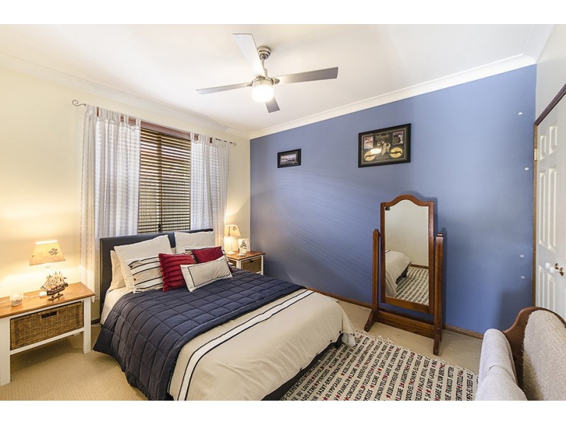 18 Banksdale Drive, Middle Ridge QLD 4350