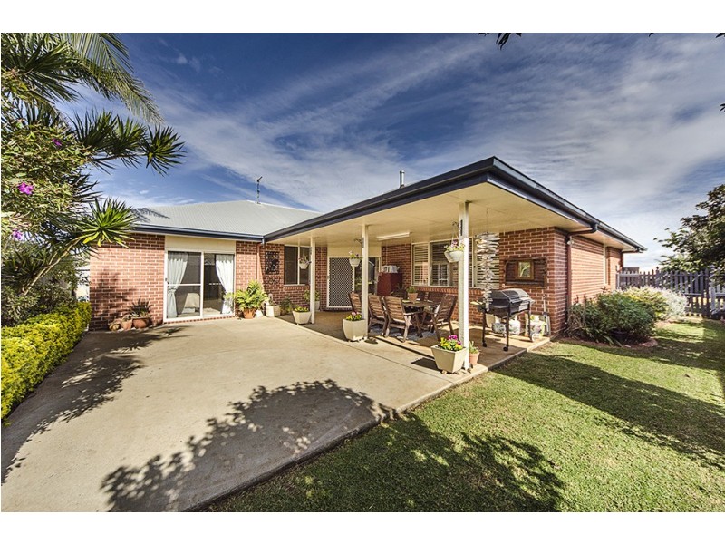 18 Banksdale Drive, Middle Ridge QLD 4350