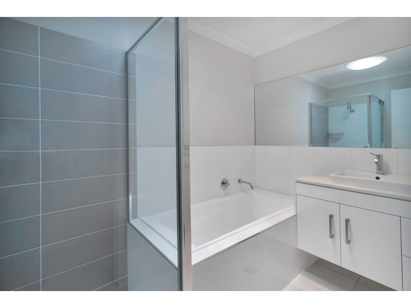 4/11 Furness Court, Kearneys Spring QLD 4350
