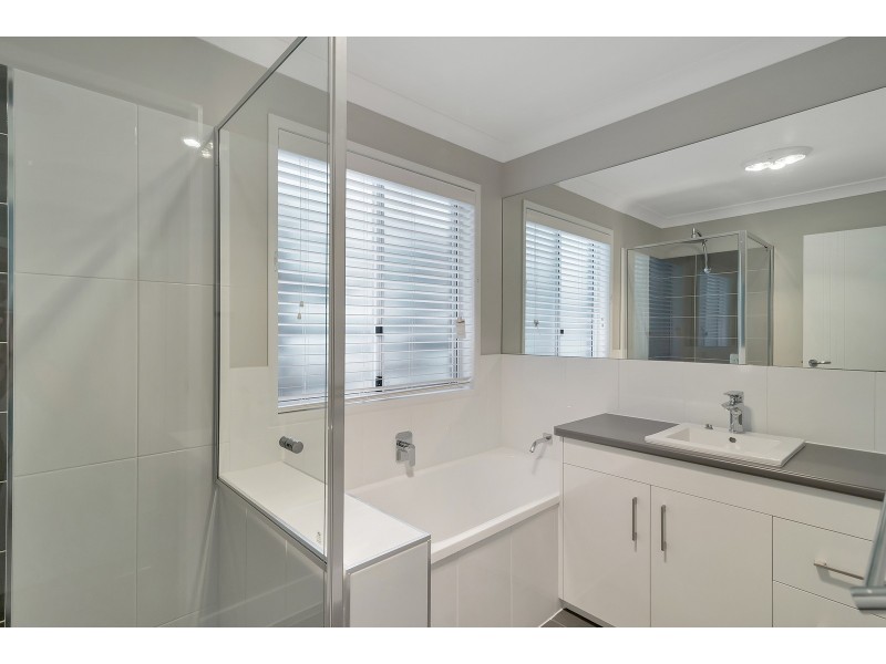 4/19 Sandalwood Drive, Glenvale QLD 4350