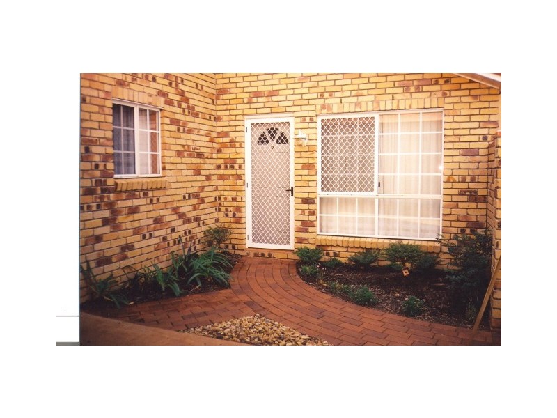 2/7-9 Danica Court, Kearneys Spring QLD 4350