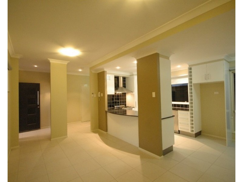 1/2A Daranlee Court, East Toowoomba QLD 4350