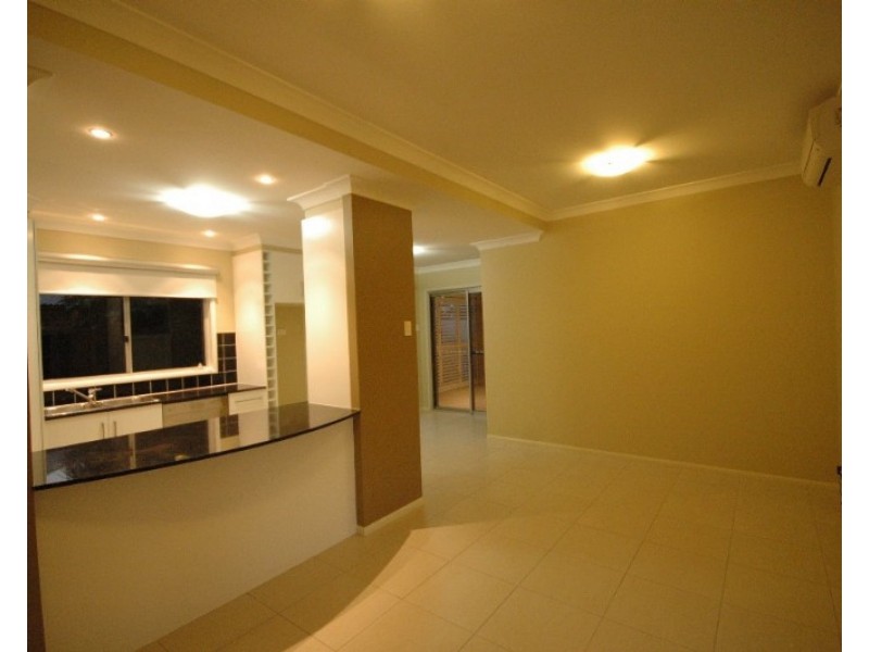 2/2A Daranlee Court, East Toowoomba QLD 4350