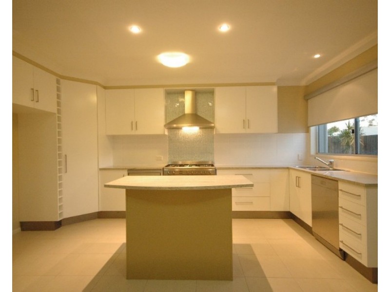 2/2A Daranlee Court, East Toowoomba QLD 4350