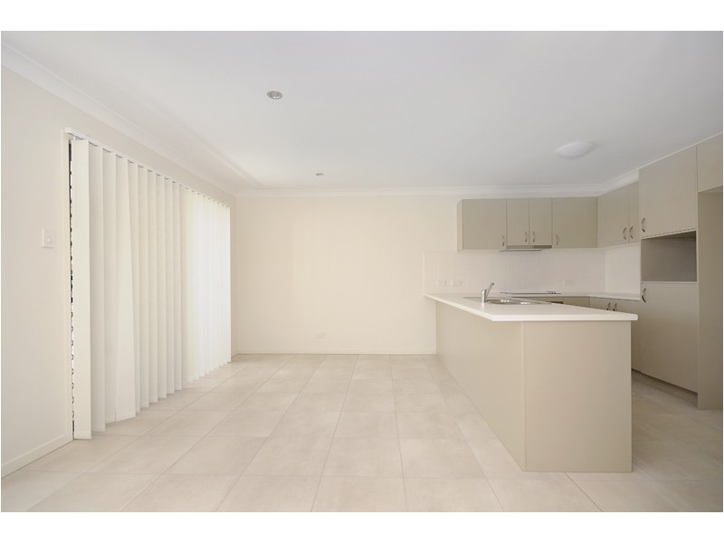 1/223 Greenwattle Street, Cranley QLD 4350