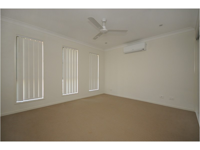 1/223 Greenwattle Street, Cranley QLD 4350