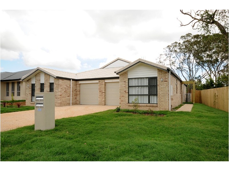 2/223 Greenwattle Street, Cranley QLD 4350