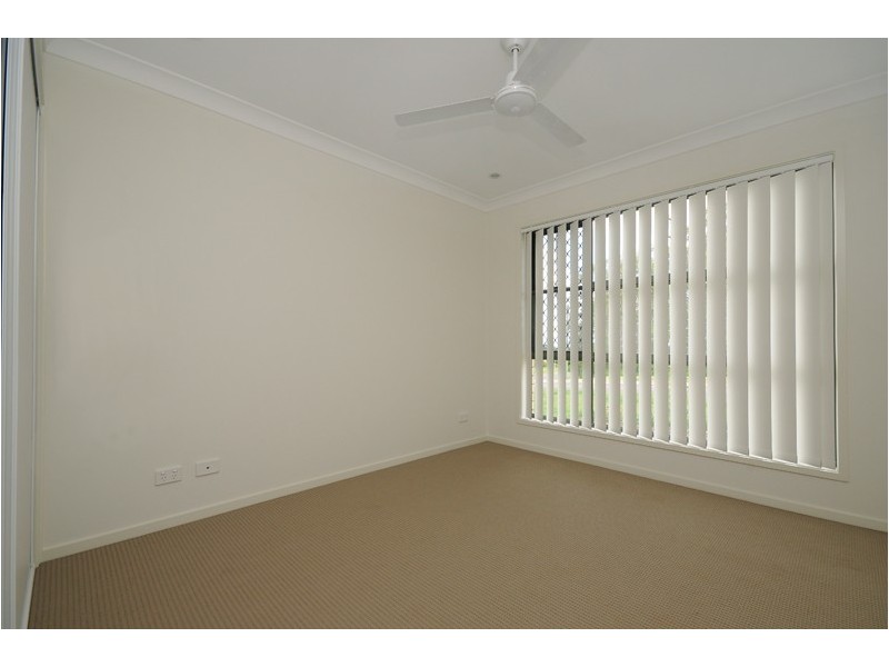 2/223 Greenwattle Street, Cranley QLD 4350