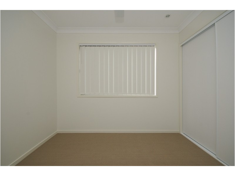 2/223 Greenwattle Street, Cranley QLD 4350