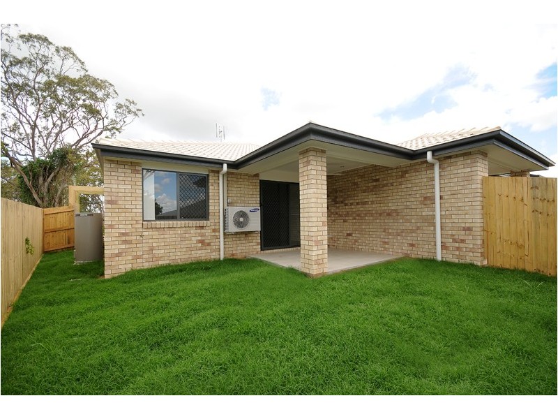 2/223 Greenwattle Street, Cranley QLD 4350
