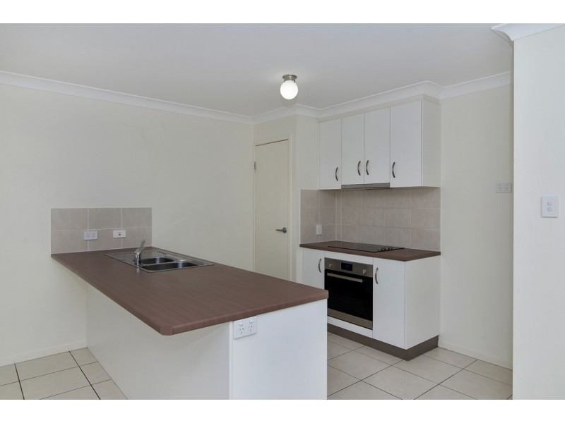 2/13 McMorrow Street, Kearneys Spring QLD 4350