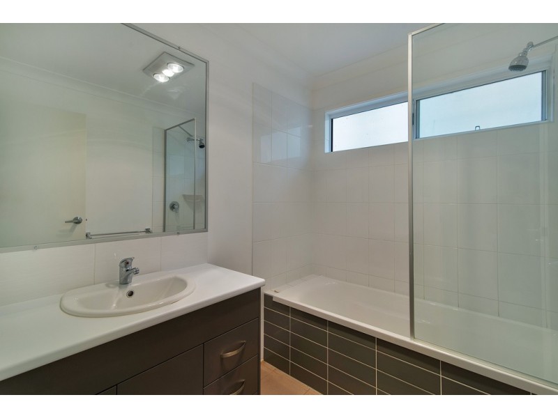 2/13 McMorrow Street, Kearneys Spring QLD 4350