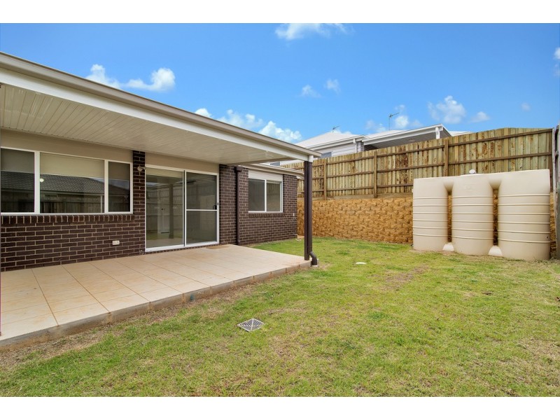 2/13 McMorrow Street, Kearneys Spring QLD 4350