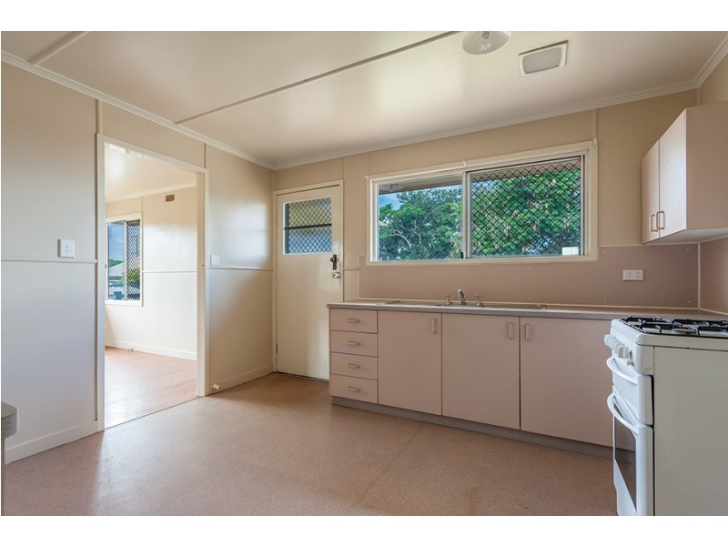 8 Hampton Street, Newtown QLD 4350