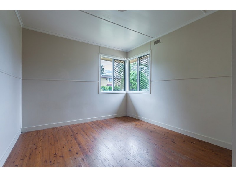 8 Hampton Street, Newtown QLD 4350