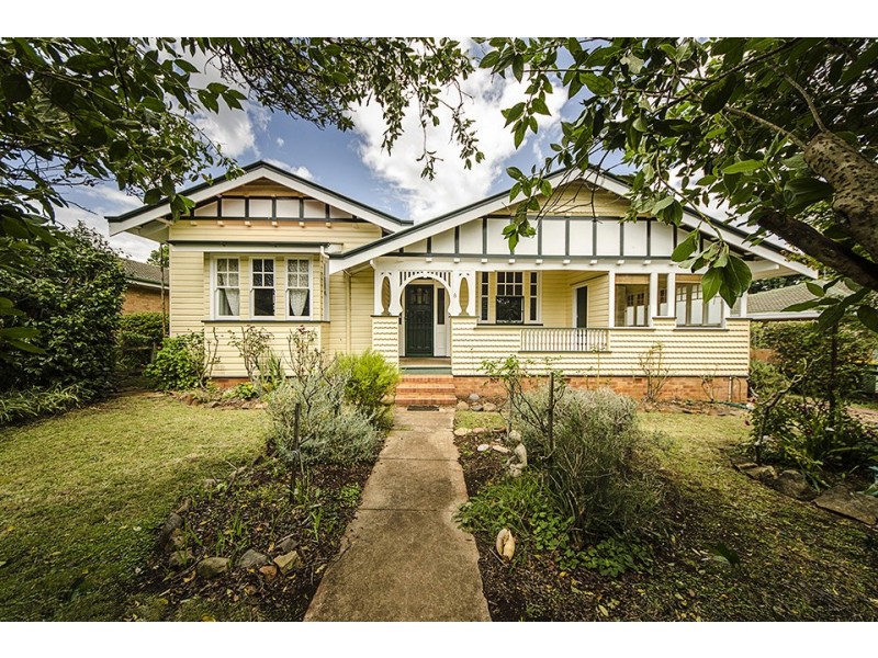 8 Cedar Street, East Toowoomba QLD 4350