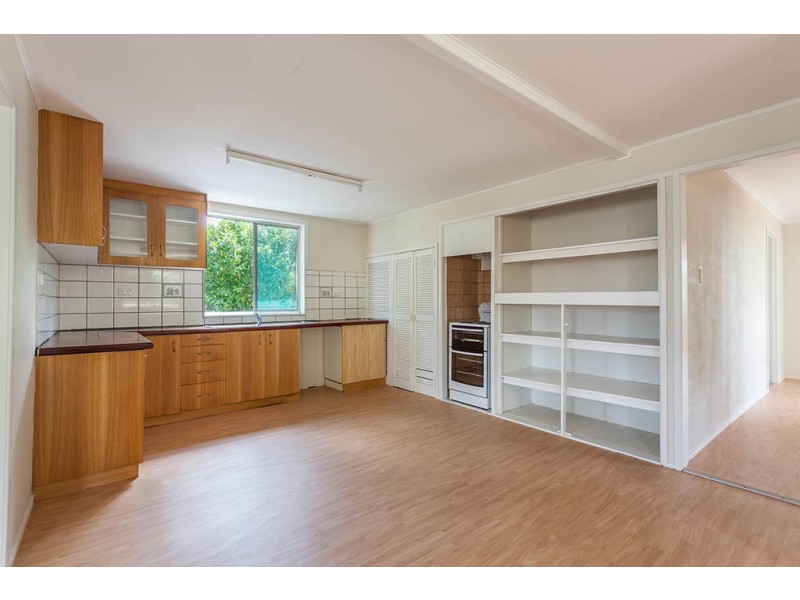 1 Race Street, Newtown QLD 4350