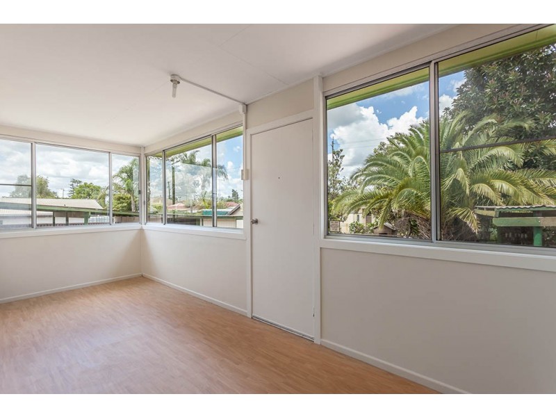 1 Race Street, Newtown QLD 4350