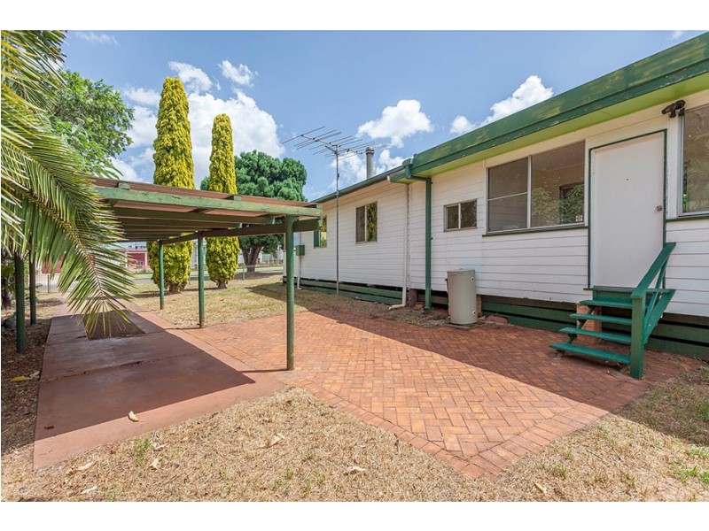 1 Race Street, Newtown QLD 4350