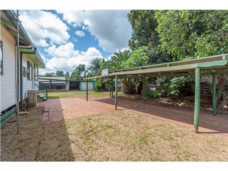 1 Race Street, Newtown QLD 4350
