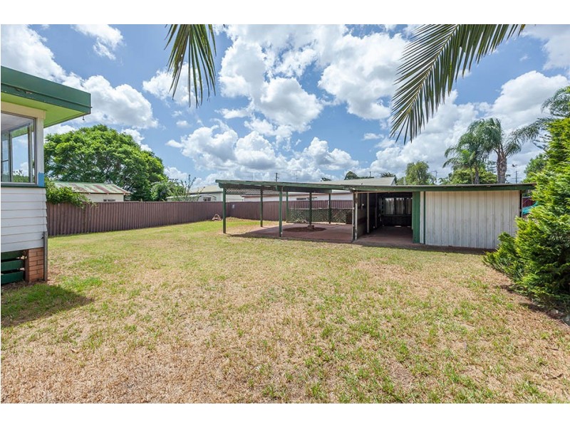 1 Race Street, Newtown QLD 4350