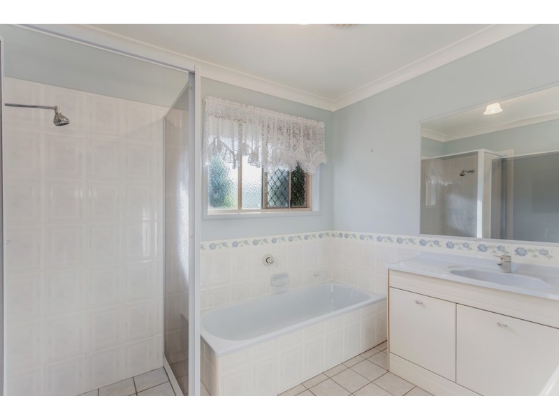 4 Osborne Court, Kearneys Spring QLD 4350