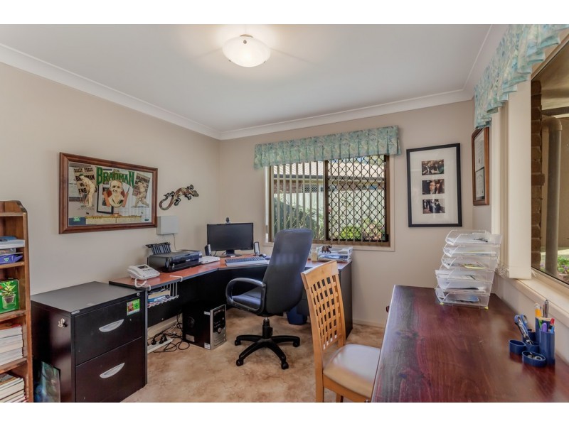 4 Osborne Court, Kearneys Spring QLD 4350