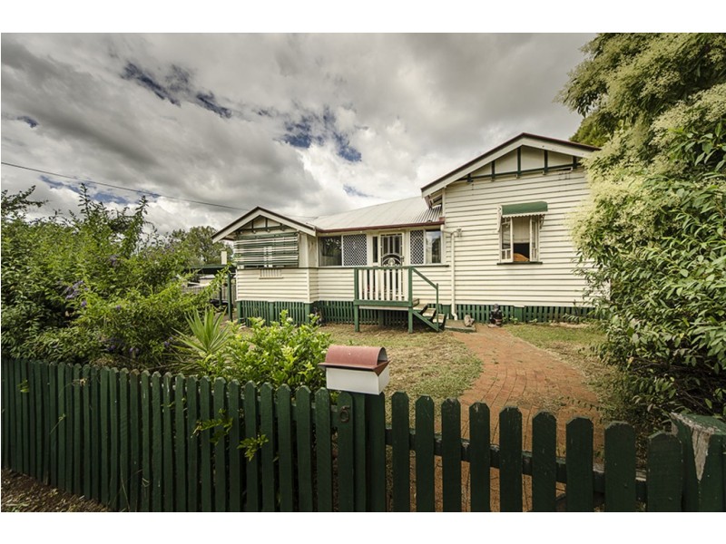 6 Ivory Street, North Toowoomba QLD 4350