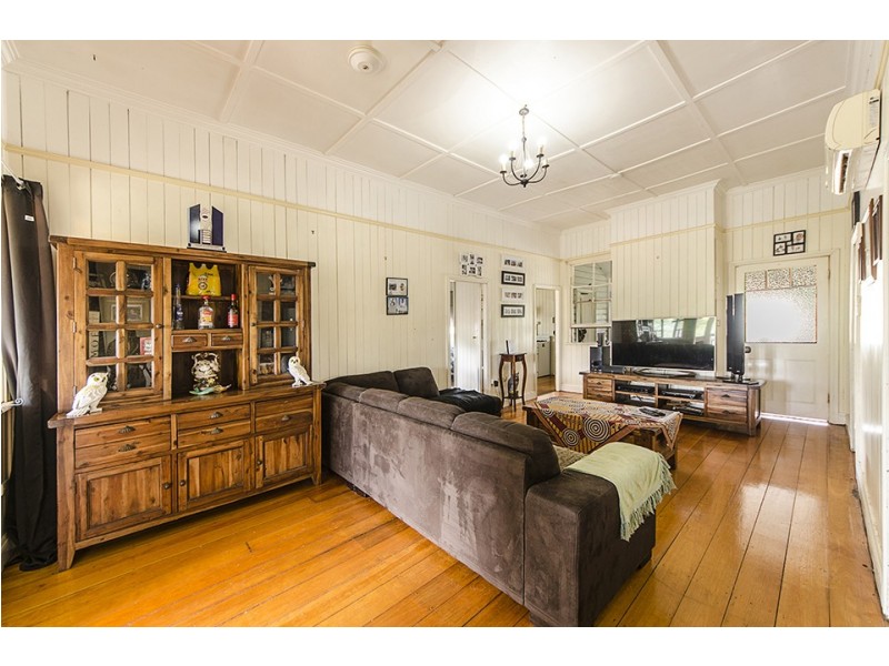 6 Ivory Street, North Toowoomba QLD 4350