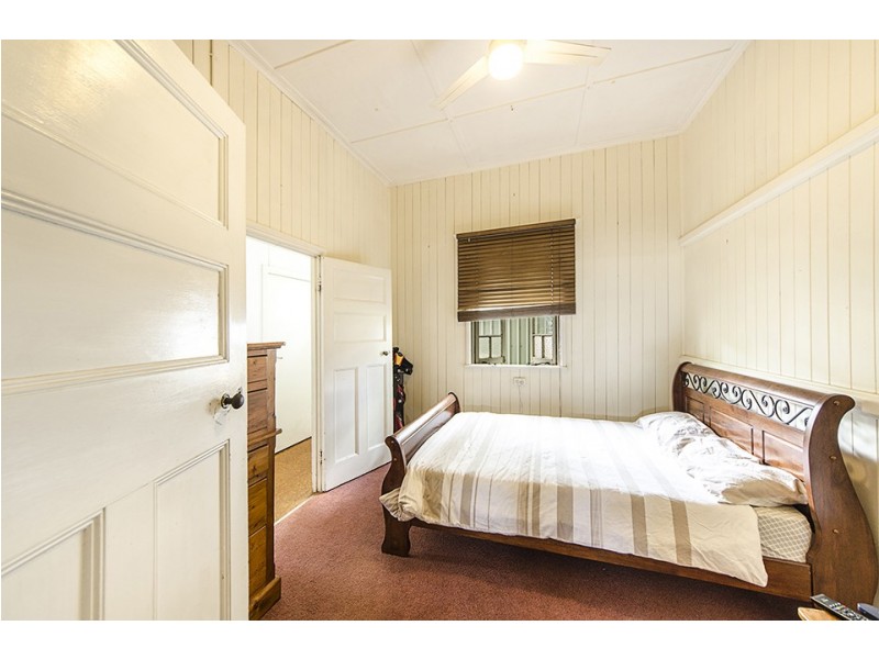 6 Ivory Street, North Toowoomba QLD 4350
