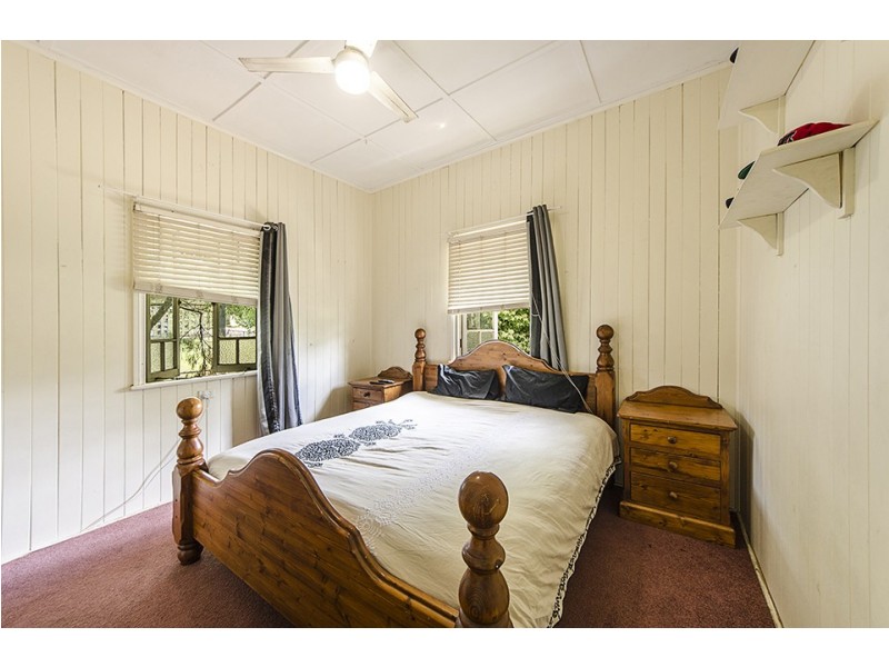 6 Ivory Street, North Toowoomba QLD 4350
