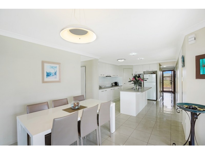 9 Argus Court, Middle Ridge QLD 4350