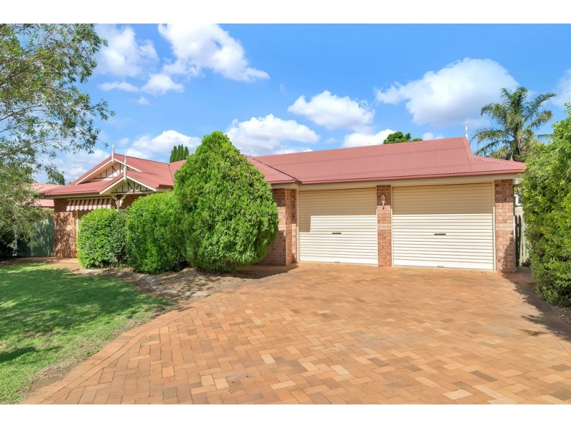 98 Kearney Street, Kearneys Spring QLD 4350