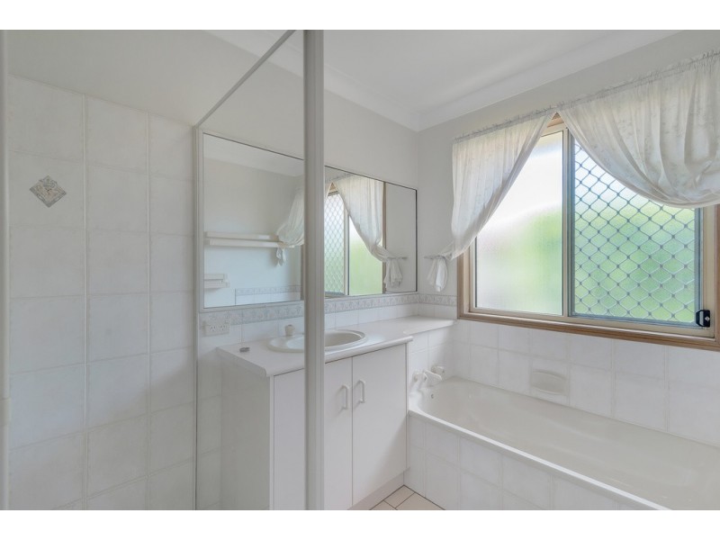 98 Kearney Street, Kearneys Spring QLD 4350