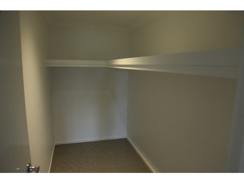 414 Mackenzie Street, Middle Ridge QLD 4350
