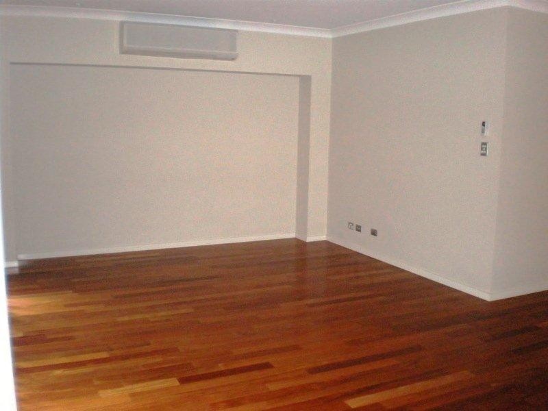 Unit 3/4B Herries Street, East Toowoomba QLD 4350