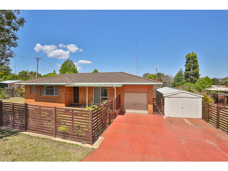 1 Farr Street, Kearneys Spring QLD 4350
